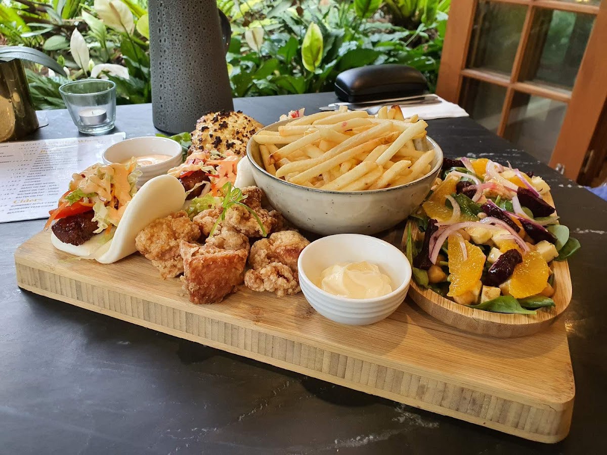 Rainforest Restaurant Photo 8